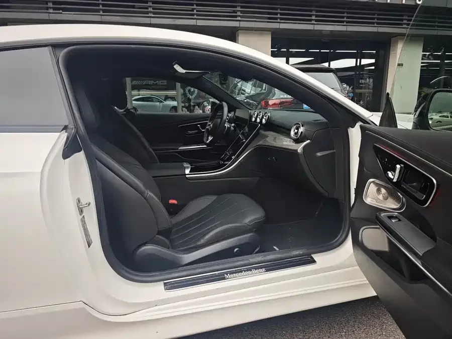 Mercedes-Benz CLE Mercedes-Benz CLE 2024 CLE 300 4MATIC Luxury Coupe 2024 — миниатюра 4