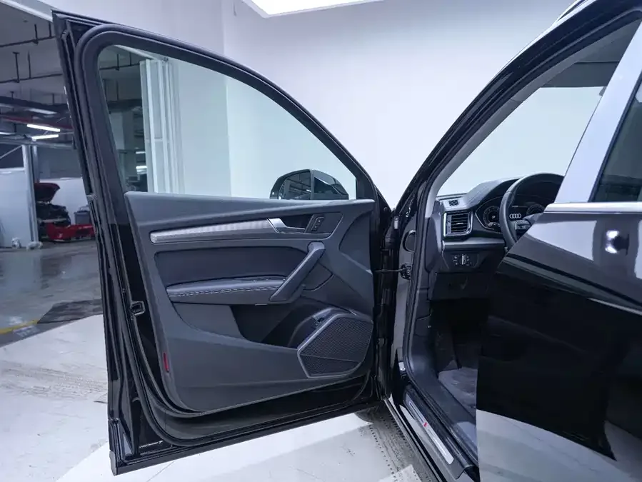 Audi Q5L 2022 facelift 40T luxury and dynamic model 2022 — миниатюра 4