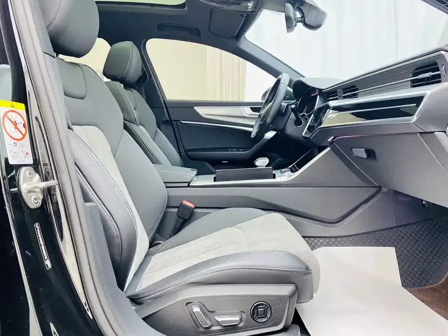 Audi A6L 2023 facelift 40 TFSI luxury and dynamic model 2023 — миниатюра 4