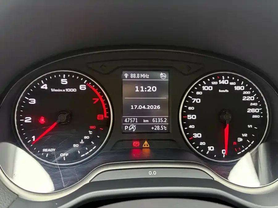 Audi Q2L 2022 35 TFSI aggressive and dynamic model 2023 — миниатюра 4