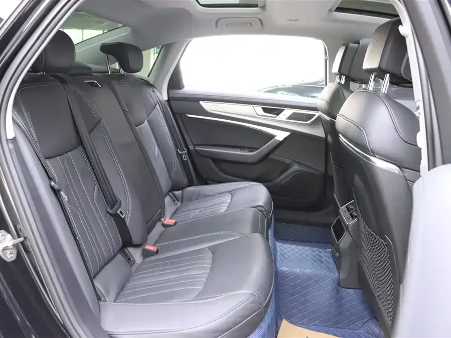 Audi A6L 2023 45 TFSI Premium Edition 2023 — миниатюра 5