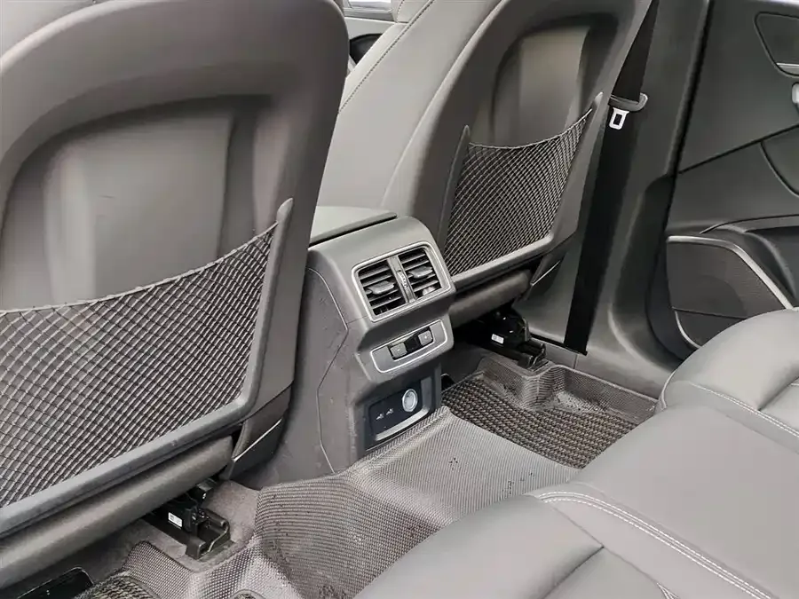 Audi Q5L 2022 facelift 40T luxury and dynamic model 2023 — миниатюра 3