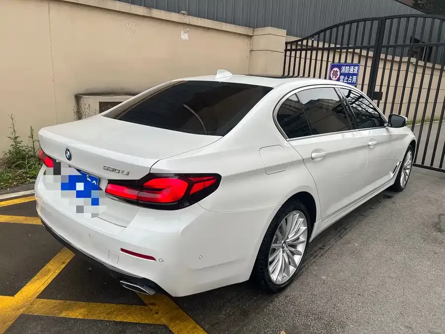 BMW 5 Series BMW 5 Series 2023 530Li Executive Luxury Package 2023 — миниатюра 4