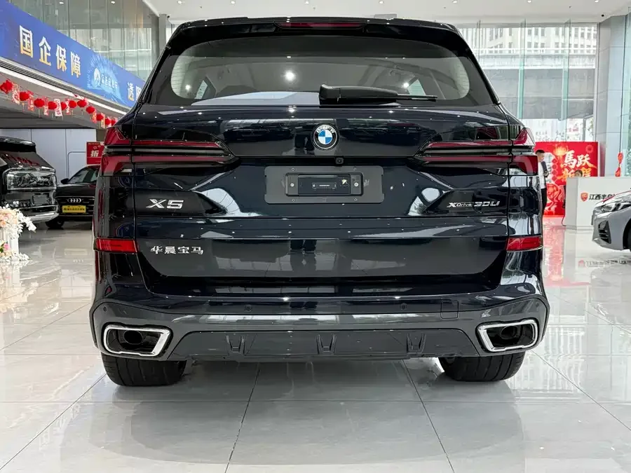 BMW X5 2026 xDrive 30Li Exclusive M Sport Night Edition 2026 — миниатюра 3