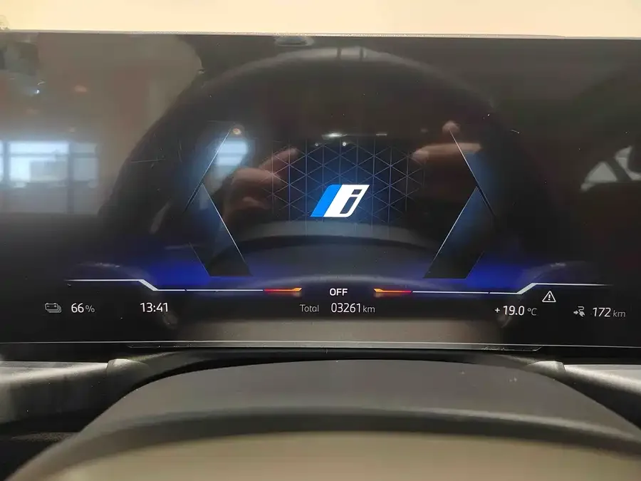 BMW i3 2025 eDrive 40 L Night Edition 2024 — миниатюра 5