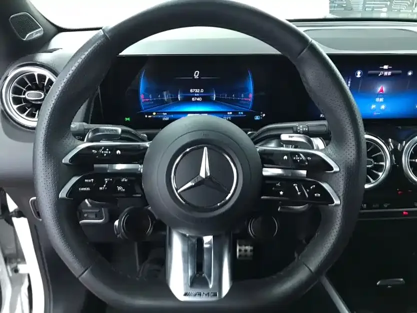 Mercedes-Benz GLB AMG Mercedes-Benz GLB AMG 2024 AMG GLB 35 4MATIC 2025 — миниатюра 2