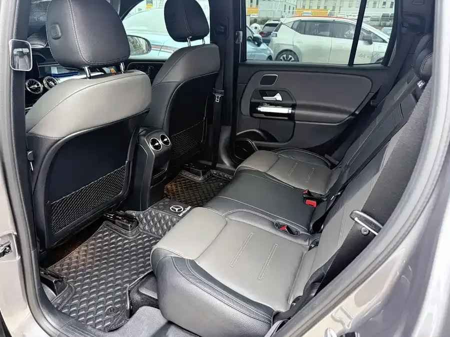 Mercedes-Benz GLB AMG Mercedes-Benz GLB AMG 2021 AMG GLB 35 4MATIC 2022 — миниатюра 4