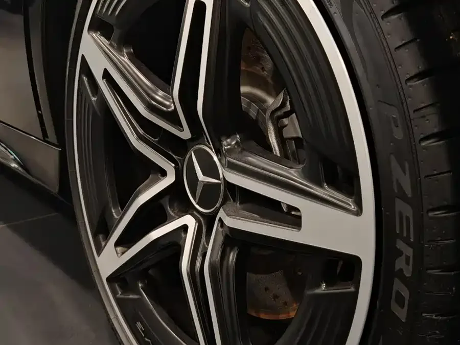 Mercedes-Benz A-Class AMG Mercedes-Benz A-Class AMG 2025 AMG A 35 L 4MATIC 2025 — миниатюра 2