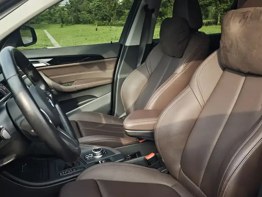 BMW X1 2022 sDrive25Li Leading Edition 2022 — миниатюра 4
