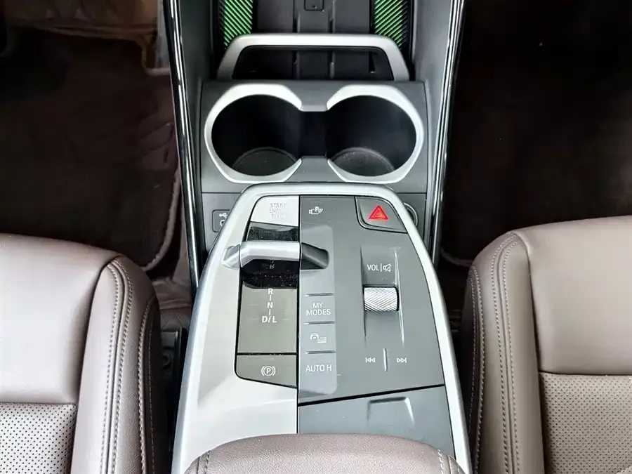 BMW X1 2025 sDrive25Li X Design Package 2025 — миниатюра 4