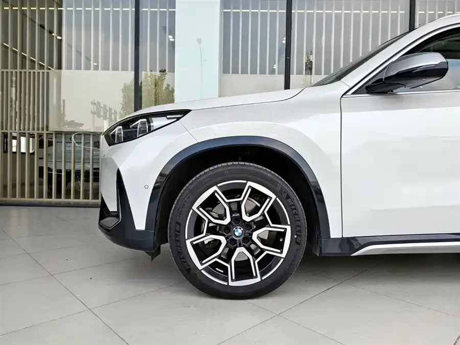 BMW X1 2025 sDrive25Li X Design Package 2025 — миниатюра 2