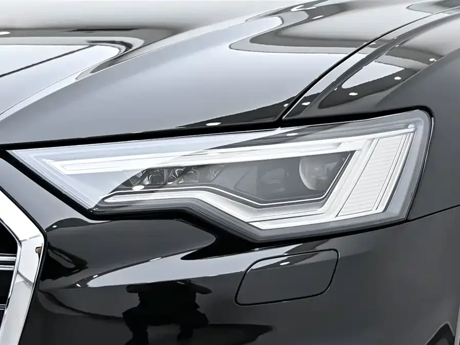 Audi A6L 2024 55 TFSI quattro exclusive dynamic model 2024 — миниатюра 3