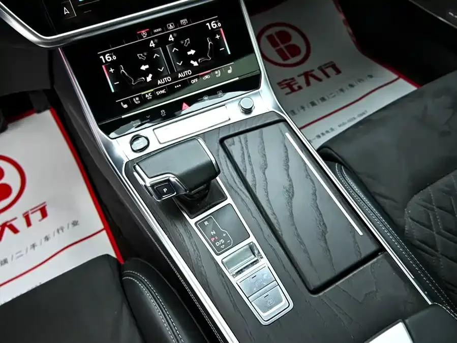 Audi A6L 2024 55 TFSI quattro exclusive dynamic model 2024 — миниатюра 5