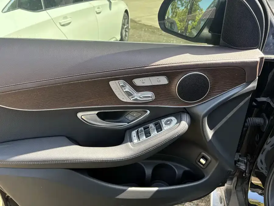 Mercedes-Benz GLC-Class Mercedes-Benz GLC 2022 GLC 260 L 4MATIC Luxury Edition 2022 — миниатюра 2