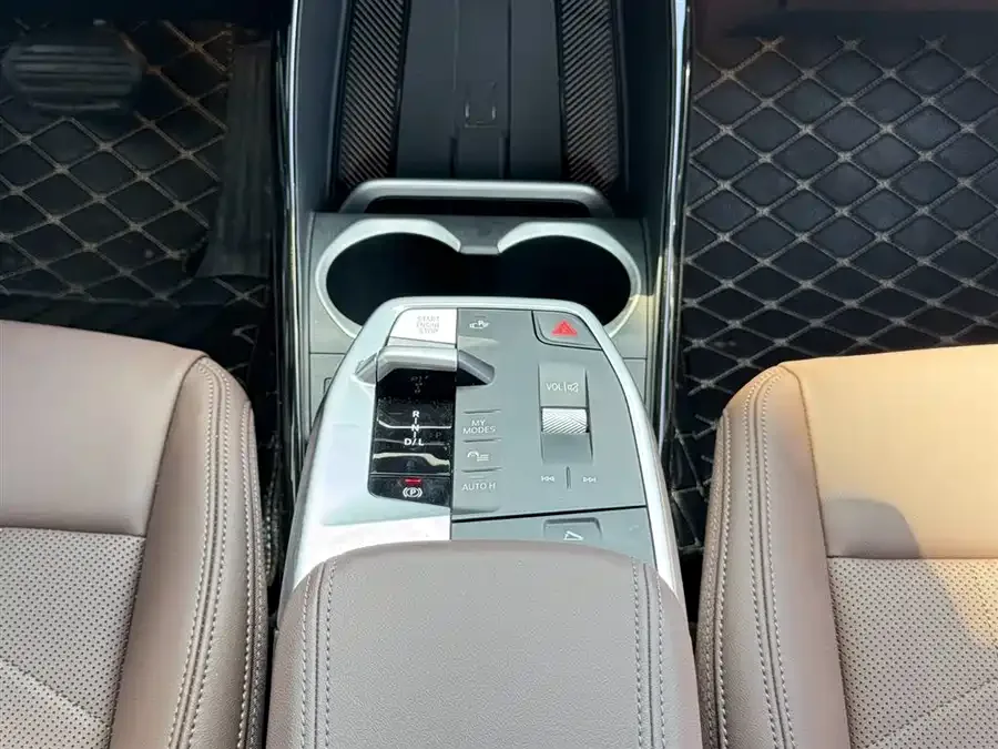 BMW X1 2025 sDrive25Li X Design Package 2025 — миниатюра 4
