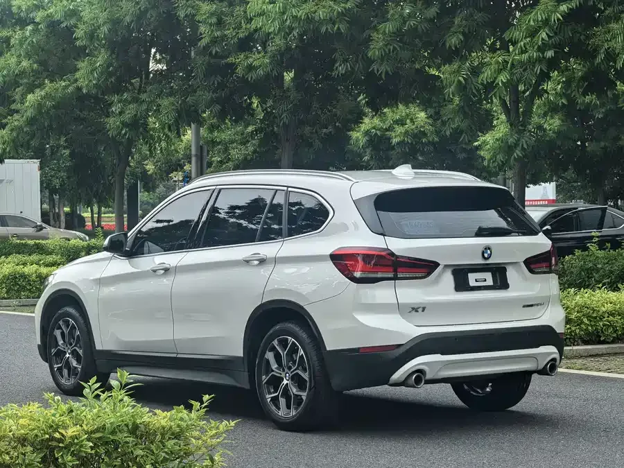 BMW X1 2022 sDrive25Li Leading Edition 2022 — миниатюра 3