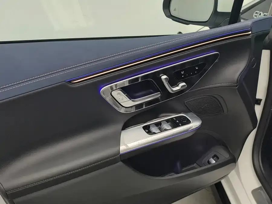 Mercedes-Benz EQE Mercedes-Benz EQE 2025 500 4MATIC Luxury Edition 2026 — миниатюра 4