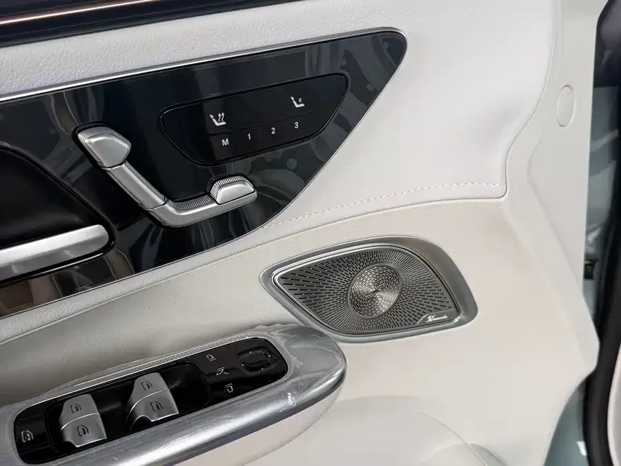 Mercedes-Benz EQE Mercedes-Benz EQE 2025 500 4MATIC Pioneer Edition 2025 — миниатюра 3