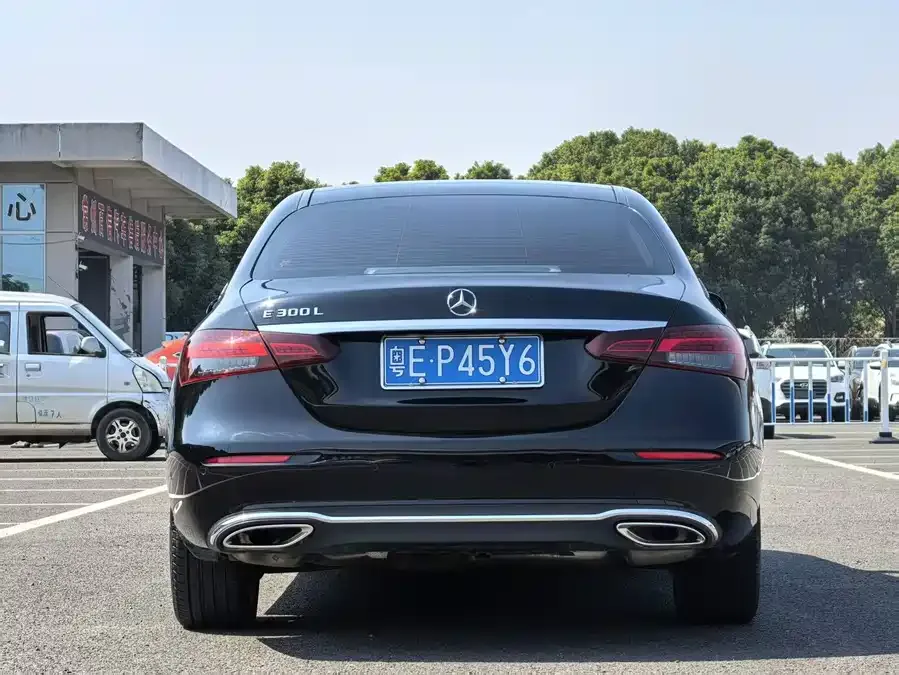 Mercedes-Benz E-Class Mercedes-Benz E-Class 2022 E 300 L Premium Edition 2022 — миниатюра 2