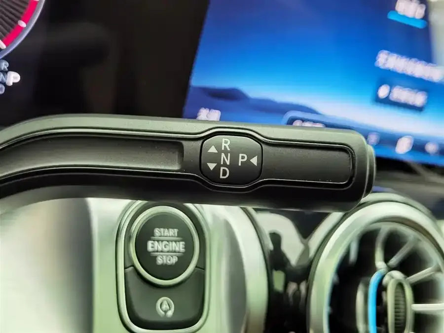 Mercedes-Benz GLB-Class Mercedes-Benz GLB 2024 GLB 220 Dynamic 2024 — миниатюра 4