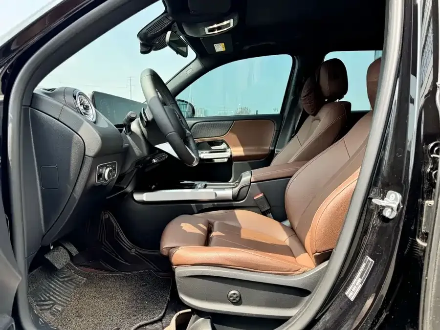 Mercedes-Benz GLB-Class Mercedes-Benz GLB 2024 facelift GLB 220 Dynamic 2025 — миниатюра 3
