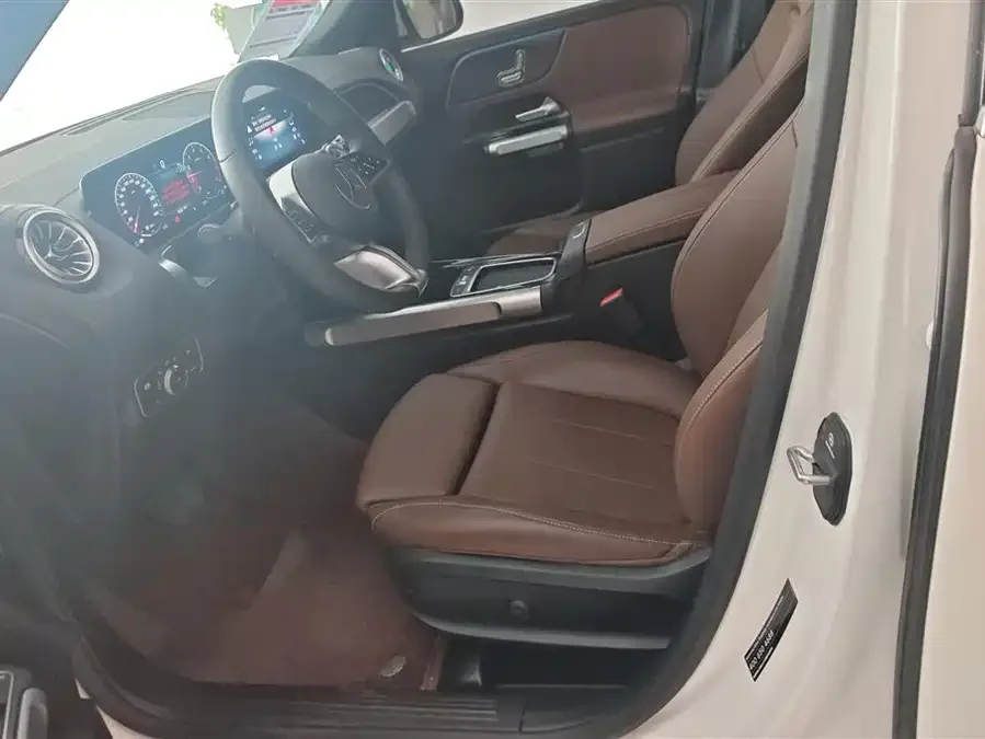 Mercedes-Benz GLB-Class Mercedes-Benz GLB 2024 facelift GLB 220 Dynamic 2025 — миниатюра 3