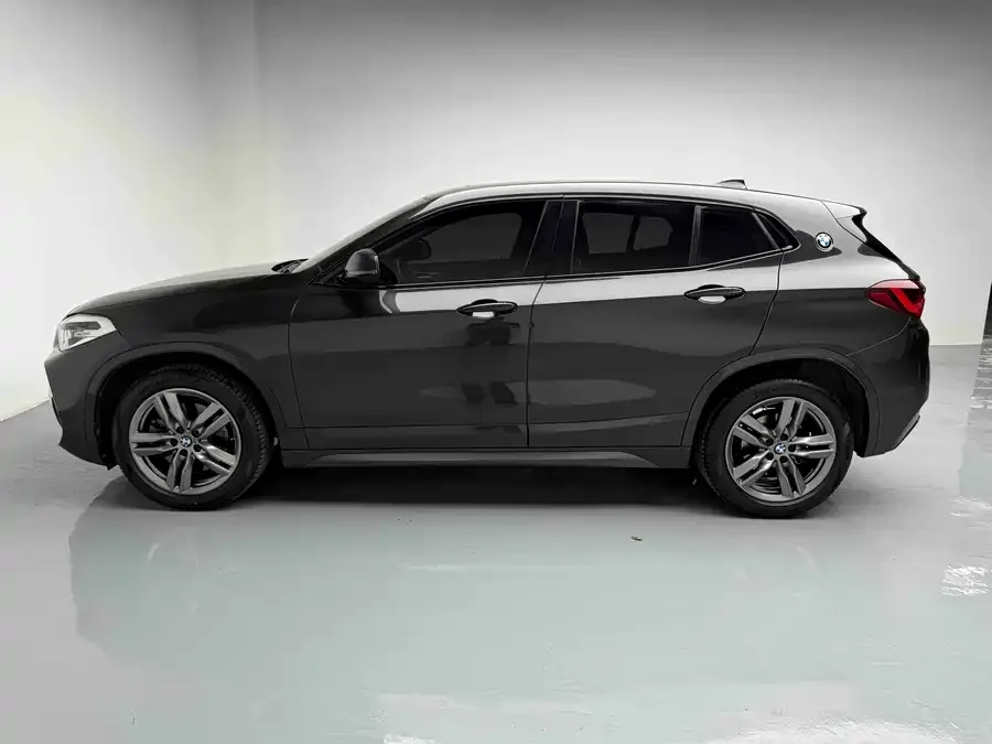 BMW X2 2021 facelift sDrive25i M Sport package 2022 — миниатюра 3