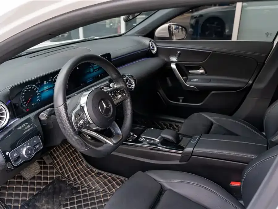 Mercedes-Benz Class A Mercedes-Benz A-Class 2023 A 200 L Fashion Edition 2023 — миниатюра 4