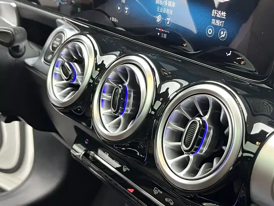 Mercedes-Benz GLB-Class Mercedes-Benz GLB 2022 GLB 220 Fashion Edition 2022 — миниатюра 4