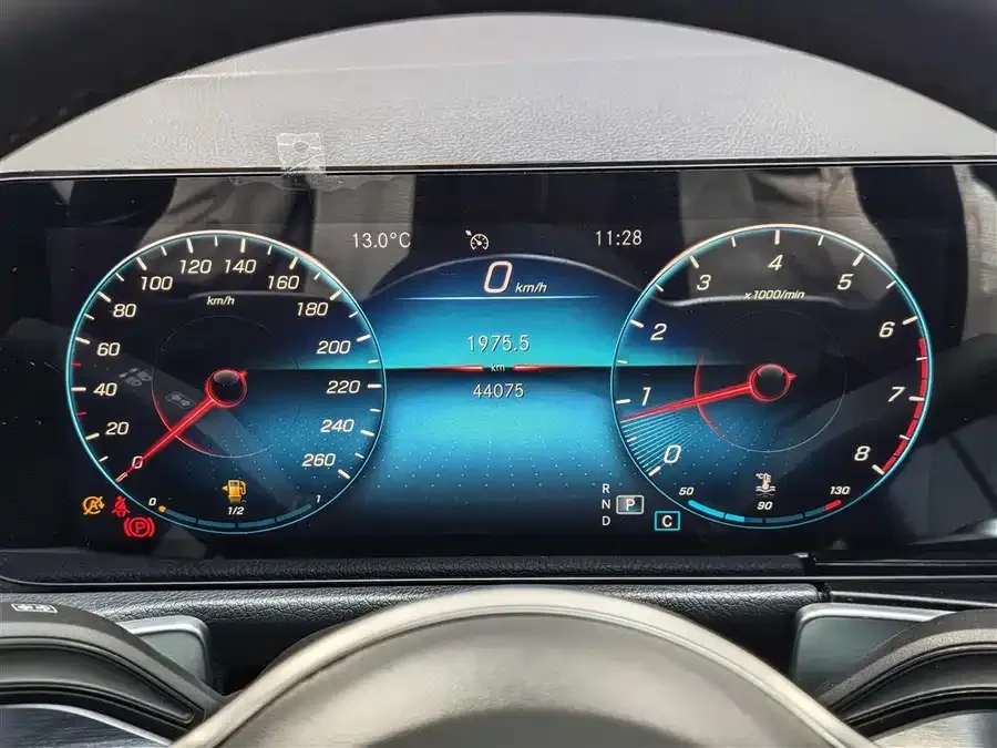 Mercedes-Benz GLB-Class Mercedes-Benz GLB 2022 facelift GLB 200 Fashion Edition 2022 — миниатюра 4