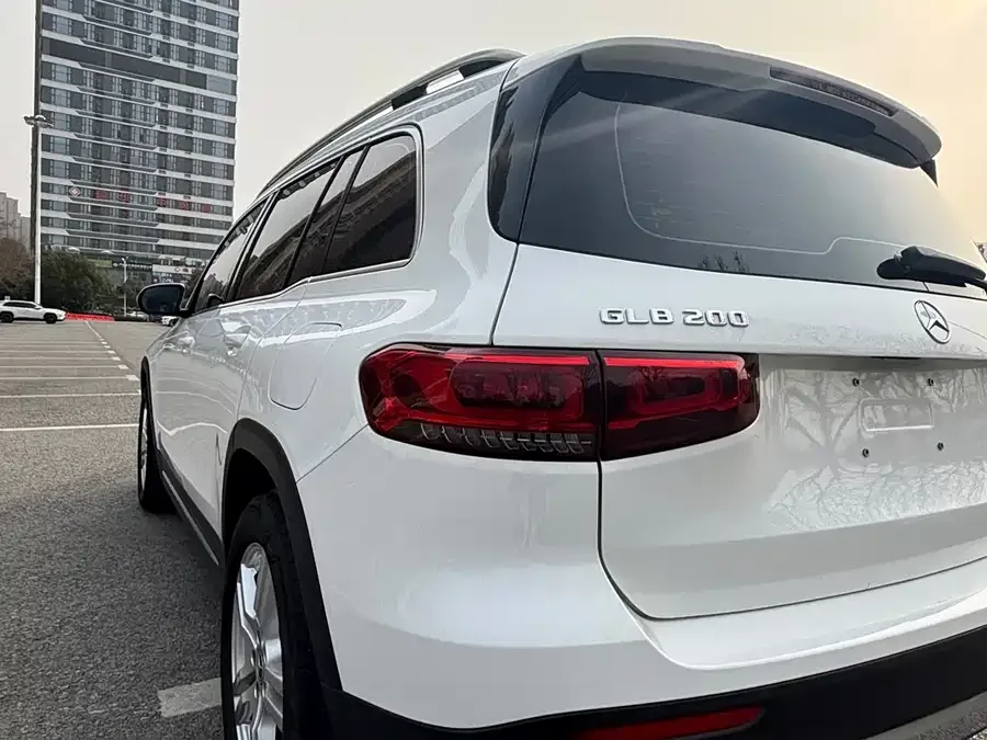 Mercedes-Benz GLB-Class Mercedes-Benz GLB 2023 GLB 200 Dynamic 2023 — миниатюра 4