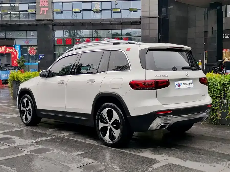 Mercedes-Benz GLB-Class Mercedes-Benz GLB 2023 GLB 220 Fashion Edition 2023 — миниатюра 4