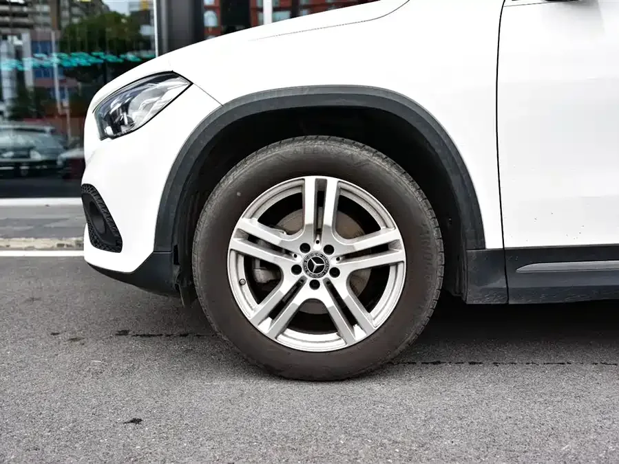 Mercedes-Benz GLA Mercedes-Benz GLA 2023 facelift GLA 200 2024 — миниатюра 2