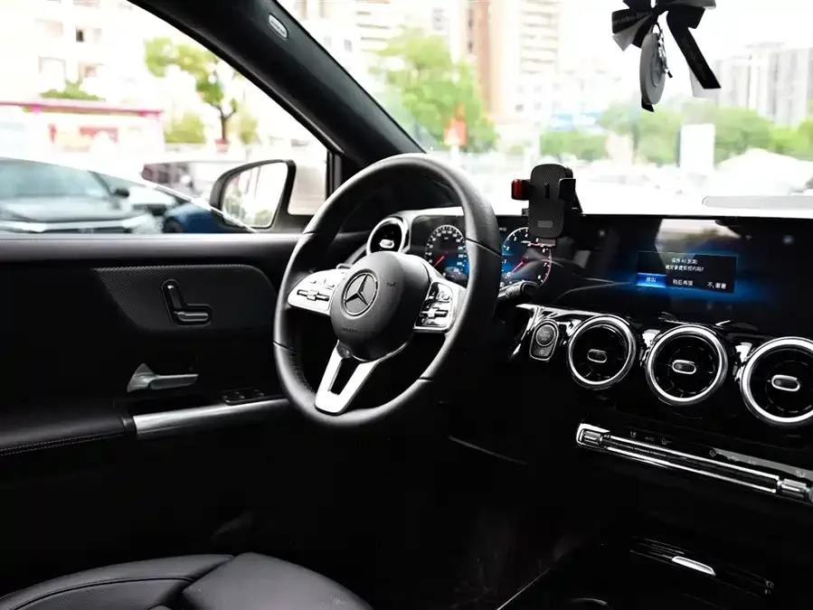 Mercedes-Benz GLA Mercedes-Benz GLA 2023 facelift GLA 200 2024 — миниатюра 3