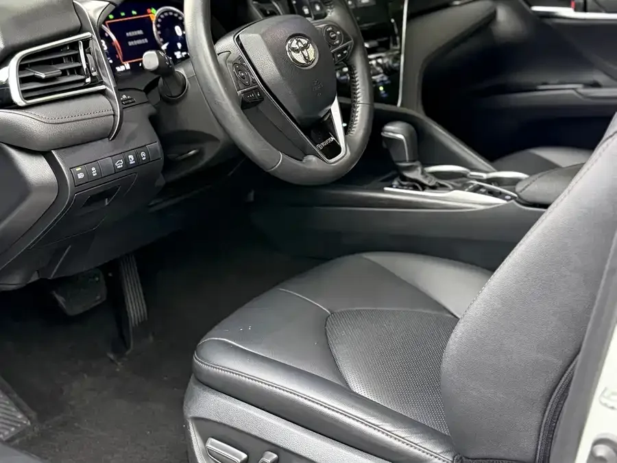 Toyota Camry Camry 2023 2.5G Deluxe Edition 2023 — миниатюра 3