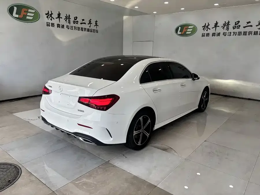 Mercedes-Benz Class A Mercedes-Benz A-Class 2025 A 200 L Fashion Edition 2025 — миниатюра 2