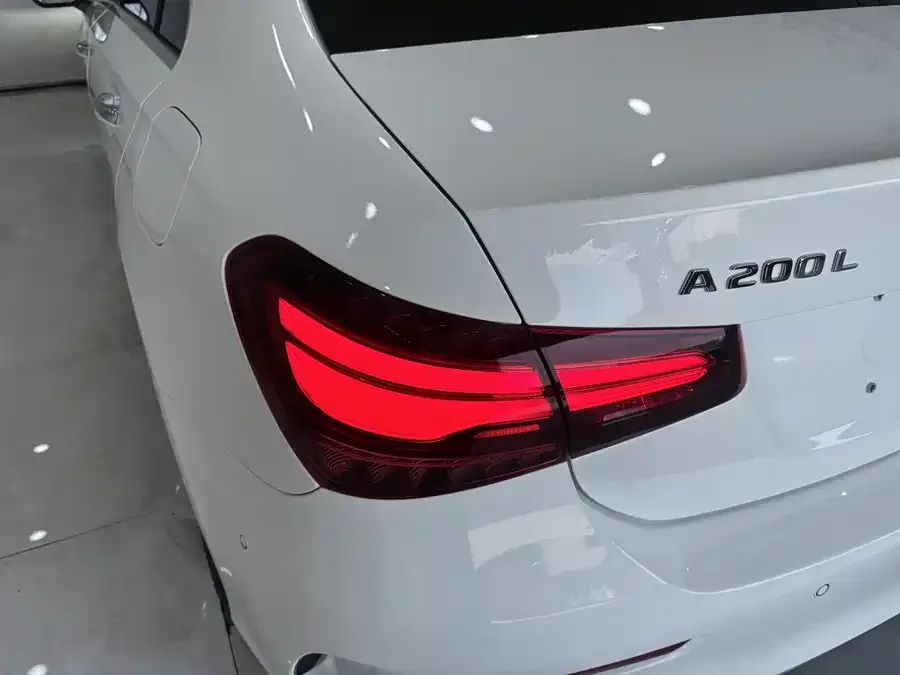 Mercedes-Benz Class A Mercedes-Benz A-Class 2025 A 200 L Fashion Edition 2025 — миниатюра 3