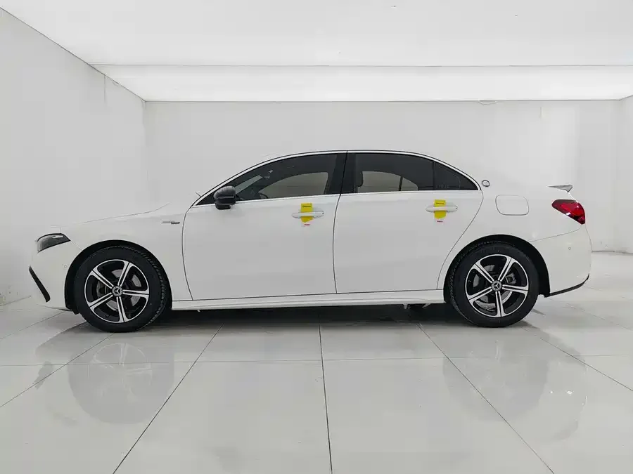 Mercedes-Benz Class A Mercedes-Benz A-Class 2024 A 200 L Fashion Edition 2024 — миниатюра 5