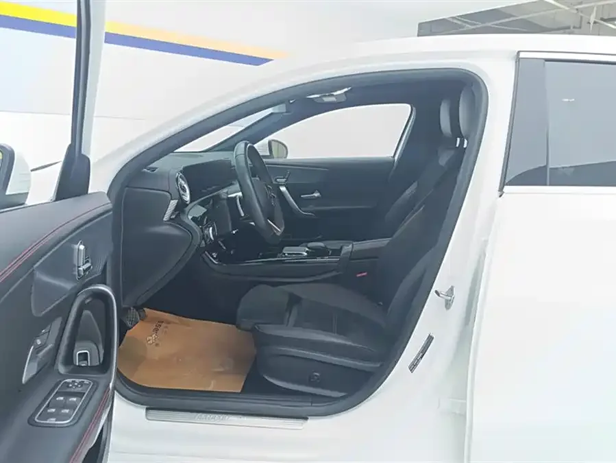 Mercedes-Benz Class A Mercedes-Benz A-Class 2023 A 200 L Fashion Edition 2023 — миниатюра 3
