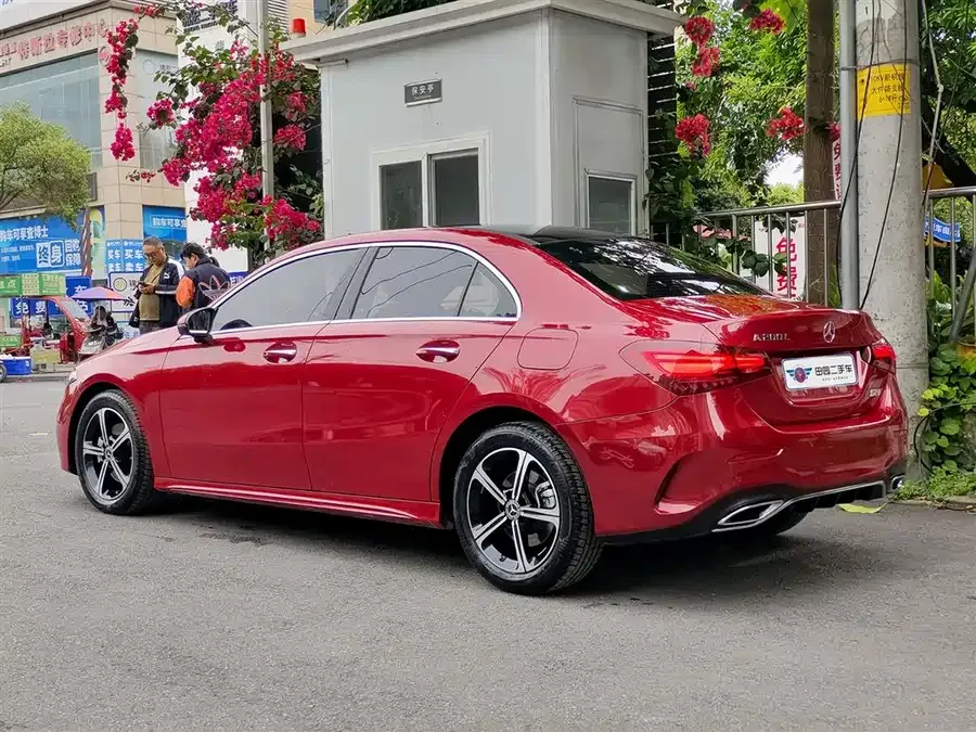 Mercedes-Benz Class A Mercedes-Benz A-Class 2023 A 200 L Fashion Edition 2023 — миниатюра 4