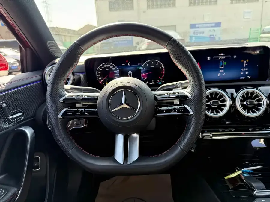 Mercedes-Benz Class A Mercedes-Benz A-Class 2024 A 200 L Fashion Edition 2024 — миниатюра 3