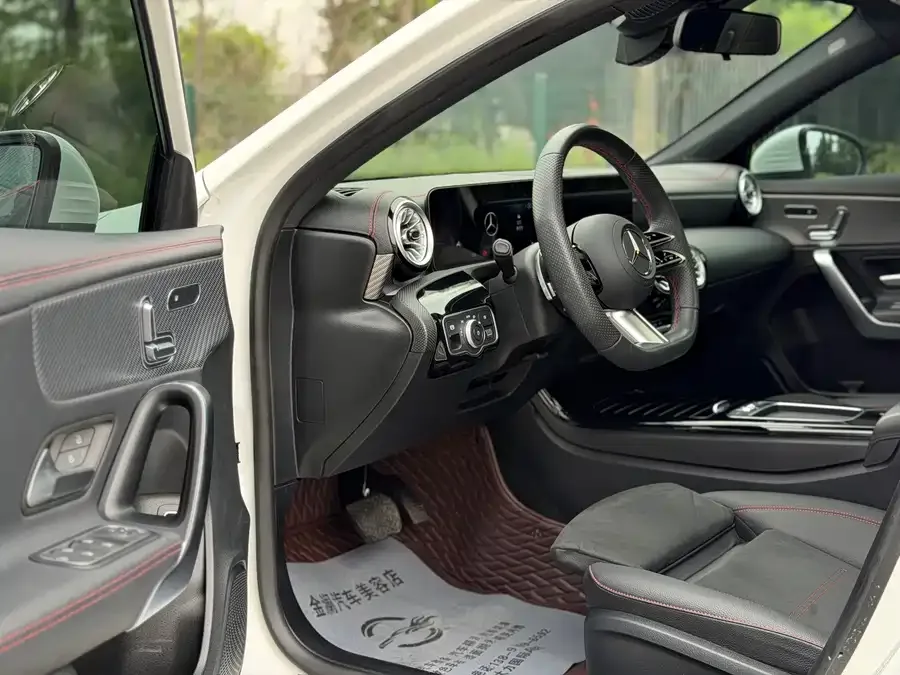 Mercedes-Benz Class A Mercedes-Benz A-Class 2024 A 200 L Fashion Edition 2024 — миниатюра 4