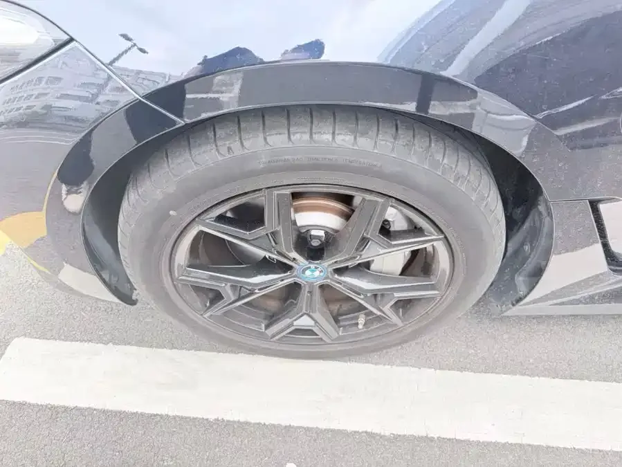 BMW i3 2022 eDrive 35 L 2023 — миниатюра 4