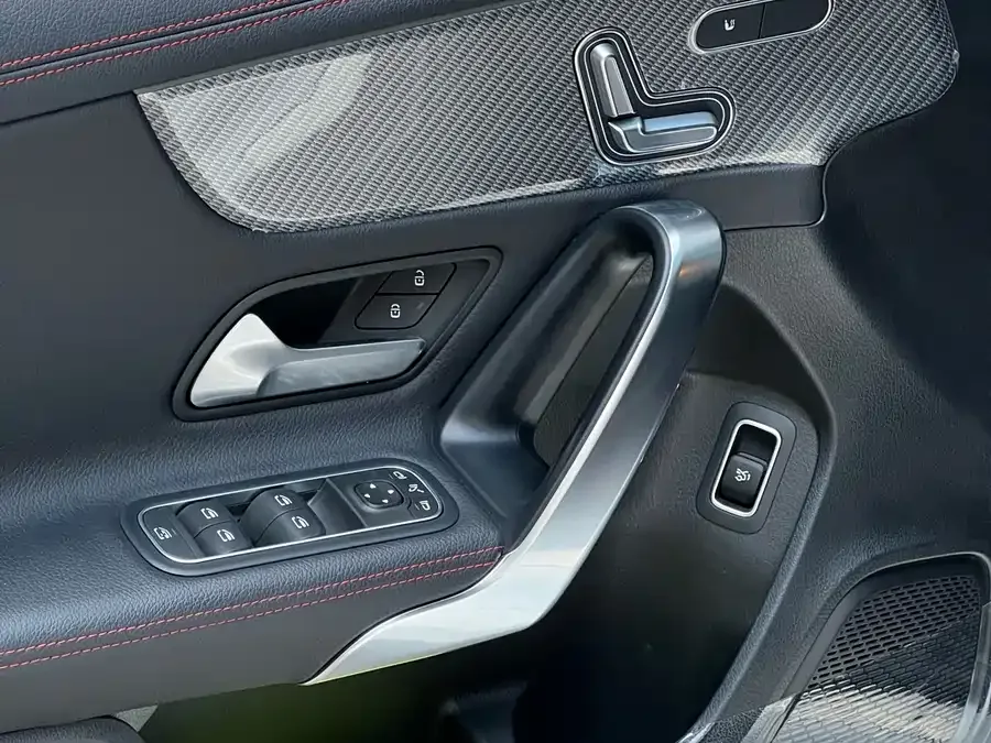 Mercedes-Benz Class A Mercedes-Benz A-Class 2024 A 200 L Fashion Edition 2024 — миниатюра 3