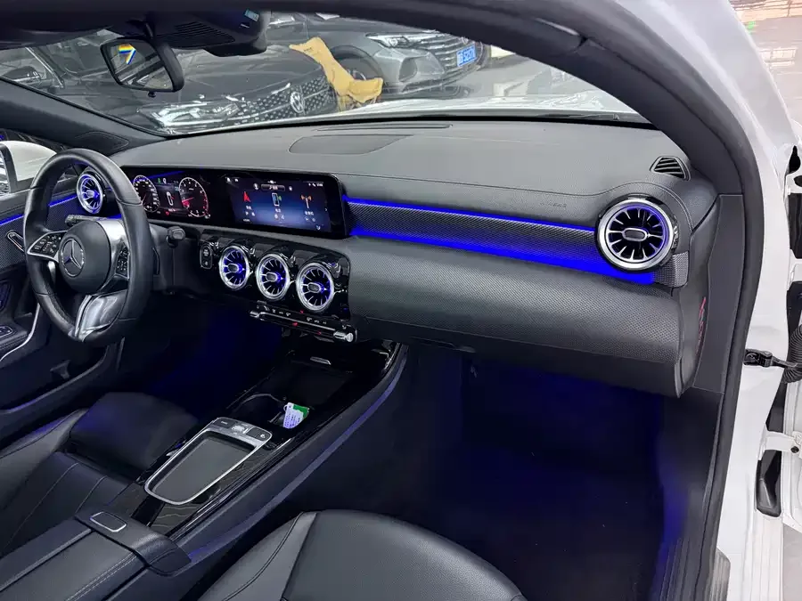 Mercedes-Benz Class A Mercedes-Benz A-Class 2023 A 180 L 2024 — миниатюра 5