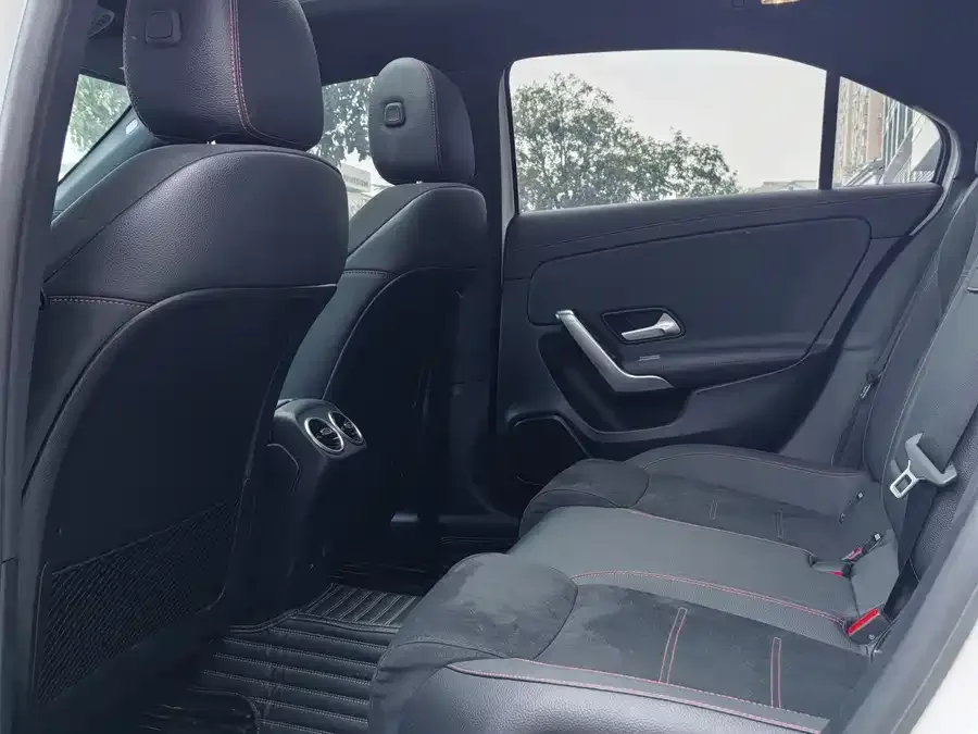 Mercedes-Benz Class A Mercedes-Benz A-Class 2024 A 200 L Fashion Edition 2024 — миниатюра 4