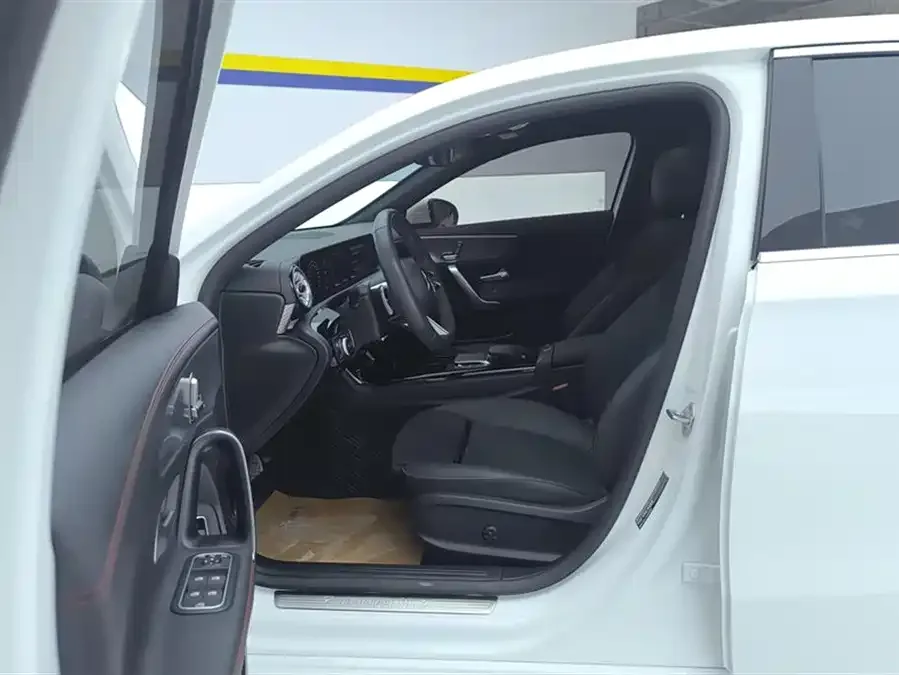 Mercedes-Benz Class A Mercedes-Benz A-Class 2023 A 200 L Fashion Edition 2023 — миниатюра 3