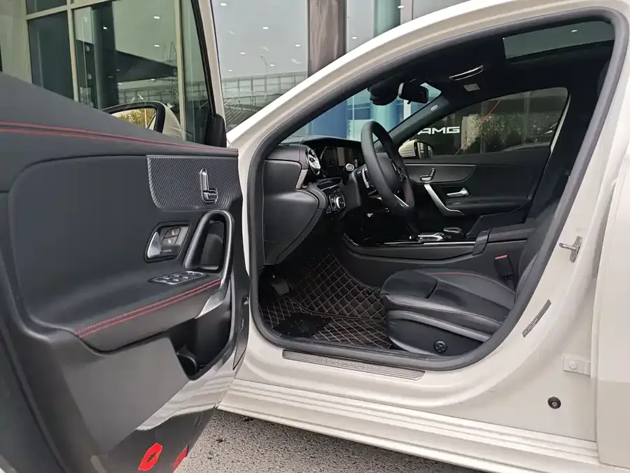 Mercedes-Benz Class A Mercedes-Benz A-Class 2024 A 200 L Fashion Edition 2024 — миниатюра 4