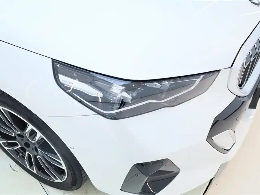 BMW 5 Series BMW 5 Series 2024 530Li Leading M Sports Package 2024 — миниатюра 3