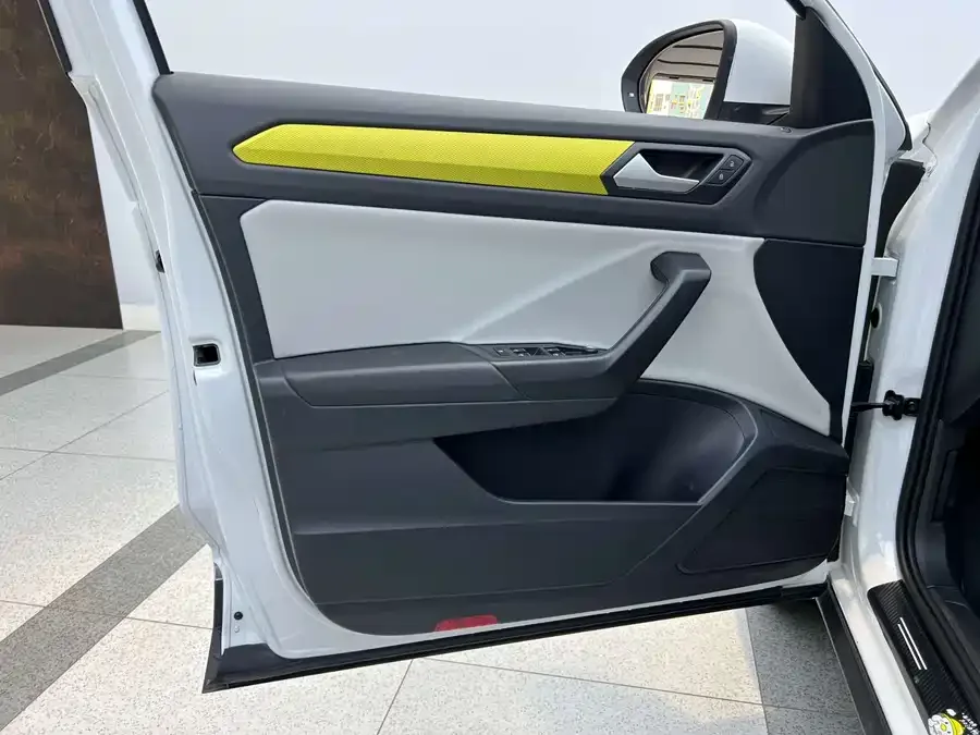 Volkswagen T-Roc T-ROC 2023 280TSI DSG 2WD Time Edition 2023 — миниатюра 3